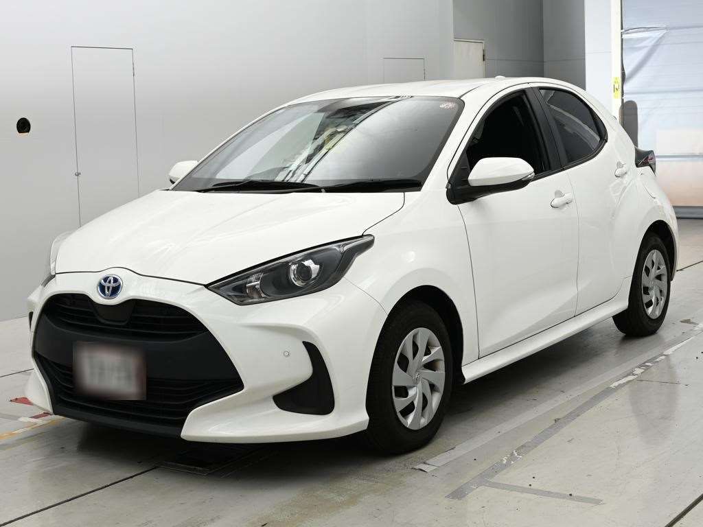2023 Toyota Yaris ハイブリッドX Japan auction vehicle