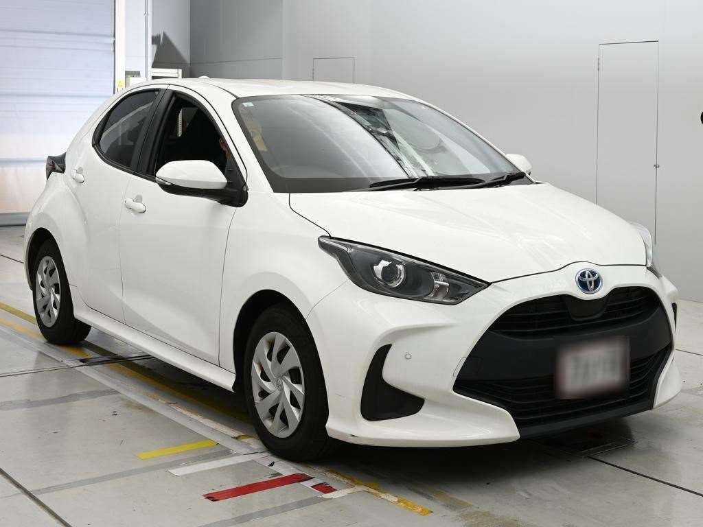 2023 Toyota Yaris ハイブリッドX auction photo 5