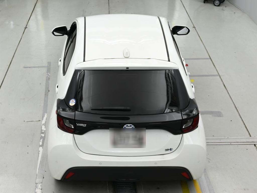 2023 Toyota Yaris ハイブリッドX auction photo 8