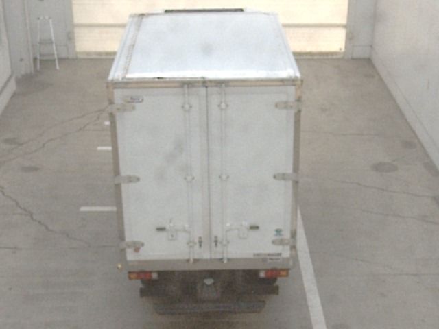 2017 Mitsubishi Fuso Canter Refrigerated and frozen trucks auction photo 3