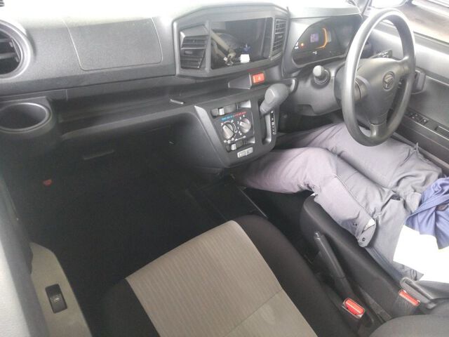 2023 Daihatsu Mira e:S L auction photo 3