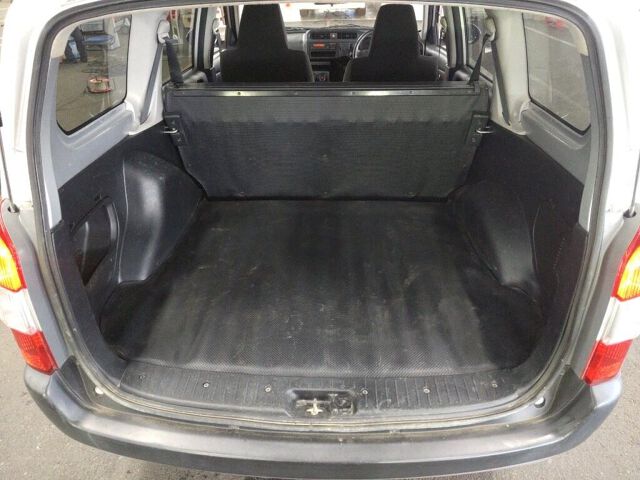 2020 Toyota Probox GL auction photo 3