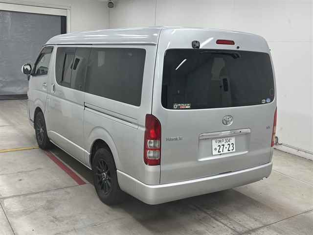 2010 Toyota Hiace GL auction photo 2