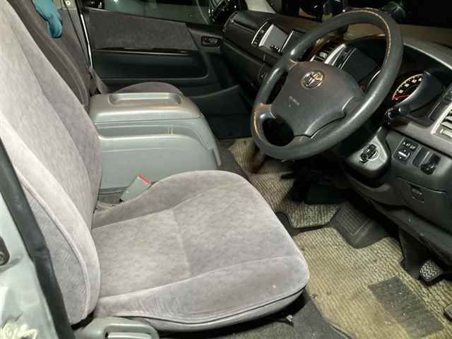 2010 Toyota Hiace GL auction photo 7