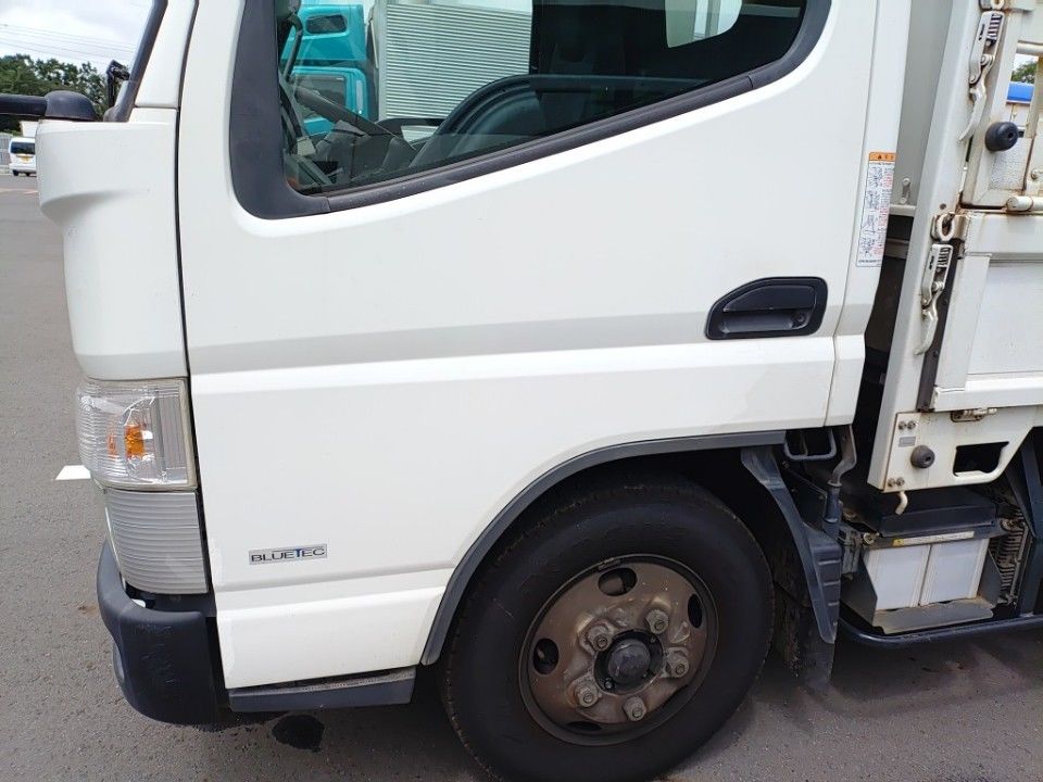 2019 Mitsubishi Fuso Canter auction photo 17