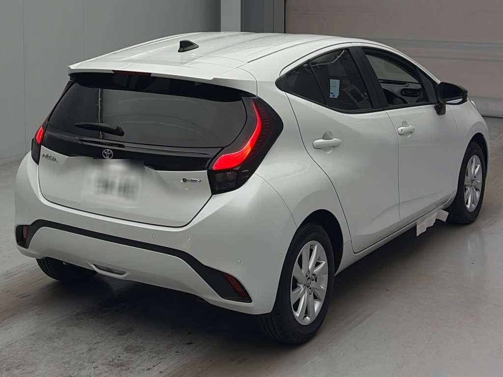 2026 Toyota Aqua Z auction photo 2