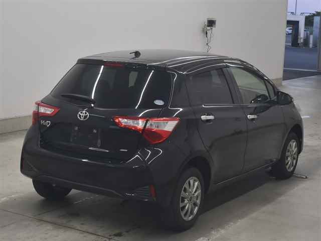 2018 Toyota Vitz F Safety Edition auction photo 5