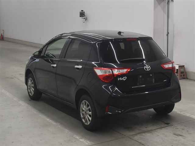 2018 Toyota Vitz F Safety Edition auction photo 2