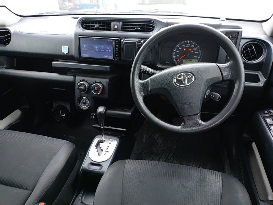 2017 Toyota Succeed auction photo 3