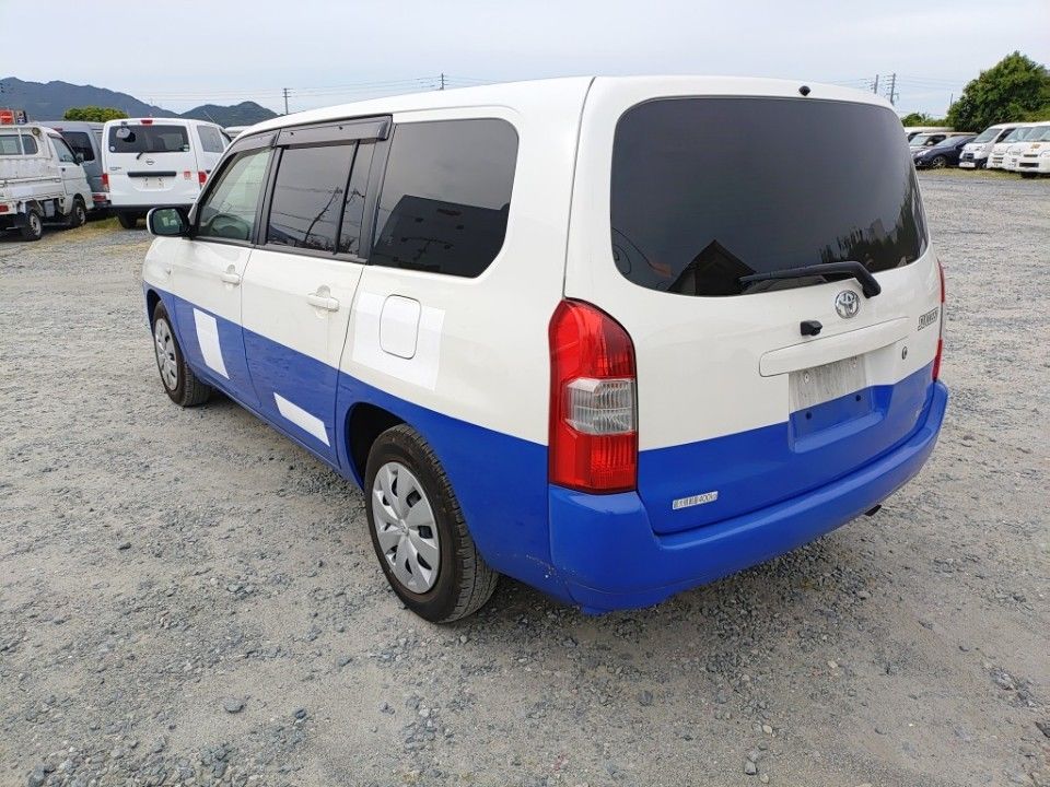 2017 Toyota Succeed auction photo 6