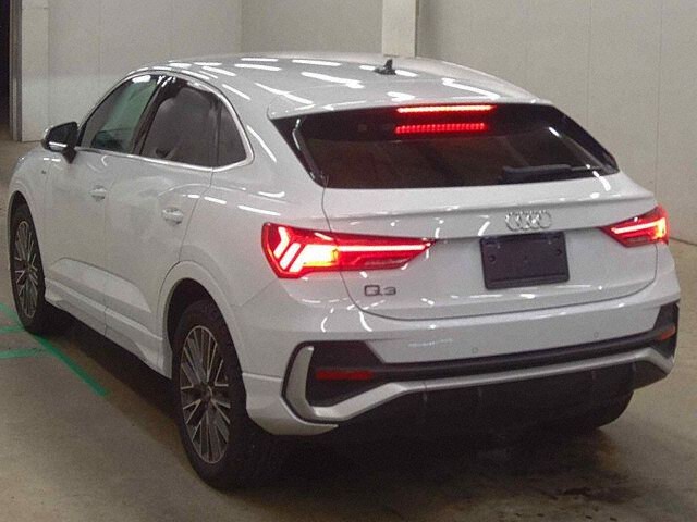 2021 Audi Q3 Sportback 35TFSI S-Line auction photo 2