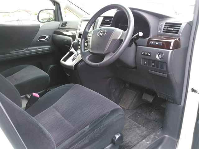 2012 Toyota Alphard 240S auction photo 3
