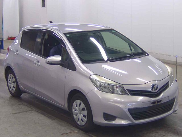 2013 Toyota Vitz Fスマイルエディション Japan auction vehicle