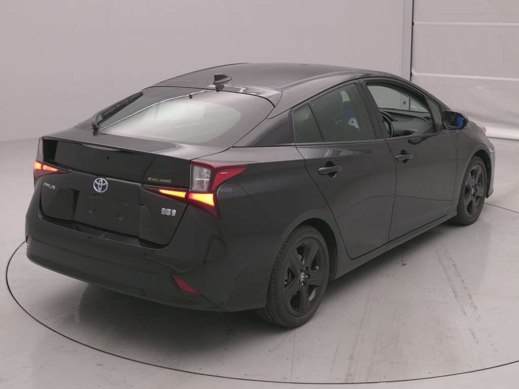 2021 Toyota Prius S Touring Selection Black Edition auction photo 2