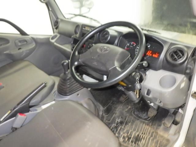 2012 Toyota Dyna Wキャブ 4WD auction photo 3