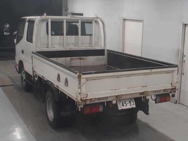 2012 Toyota Dyna Wキャブ 4WD auction photo 2