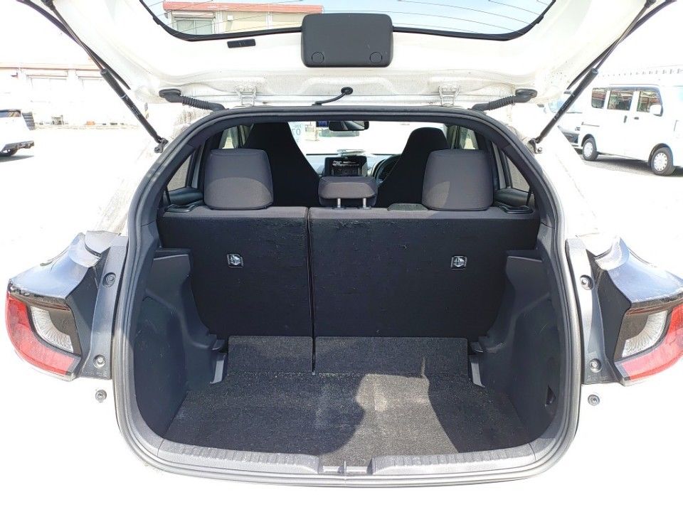 2021 Toyota Yaris auction photo 8