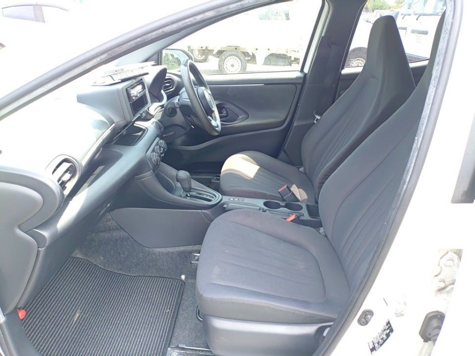 2021 Toyota Yaris auction photo 16