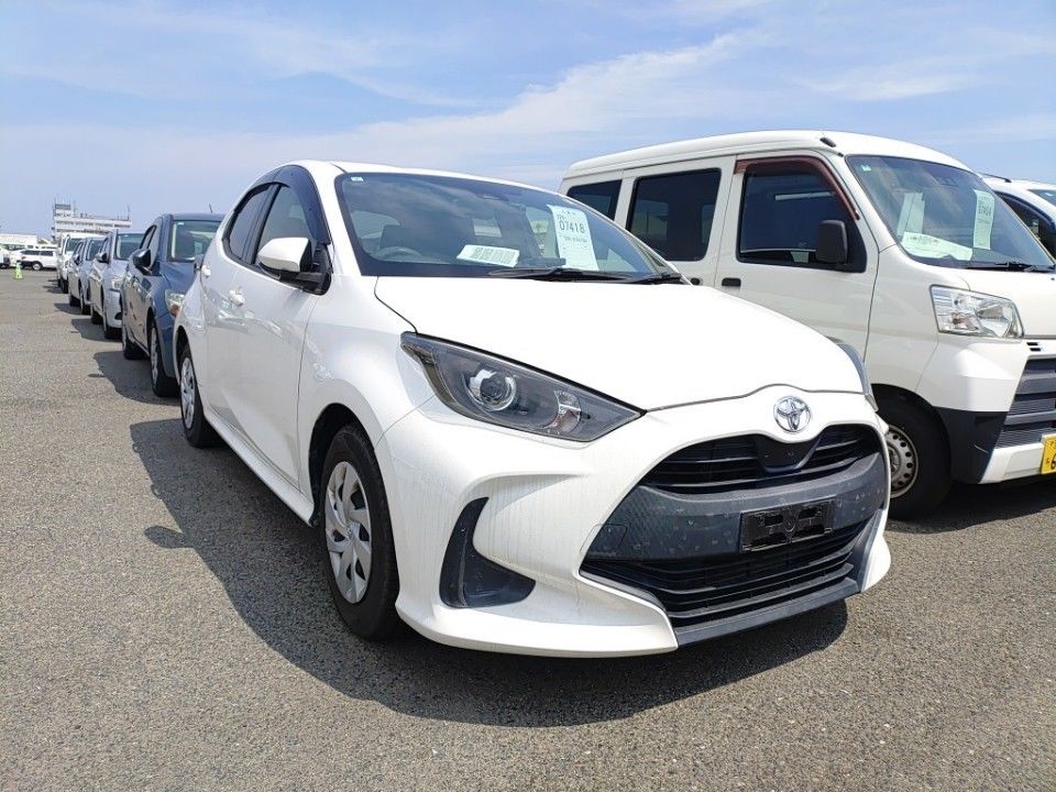 2021 Toyota Yaris auction photo 4
