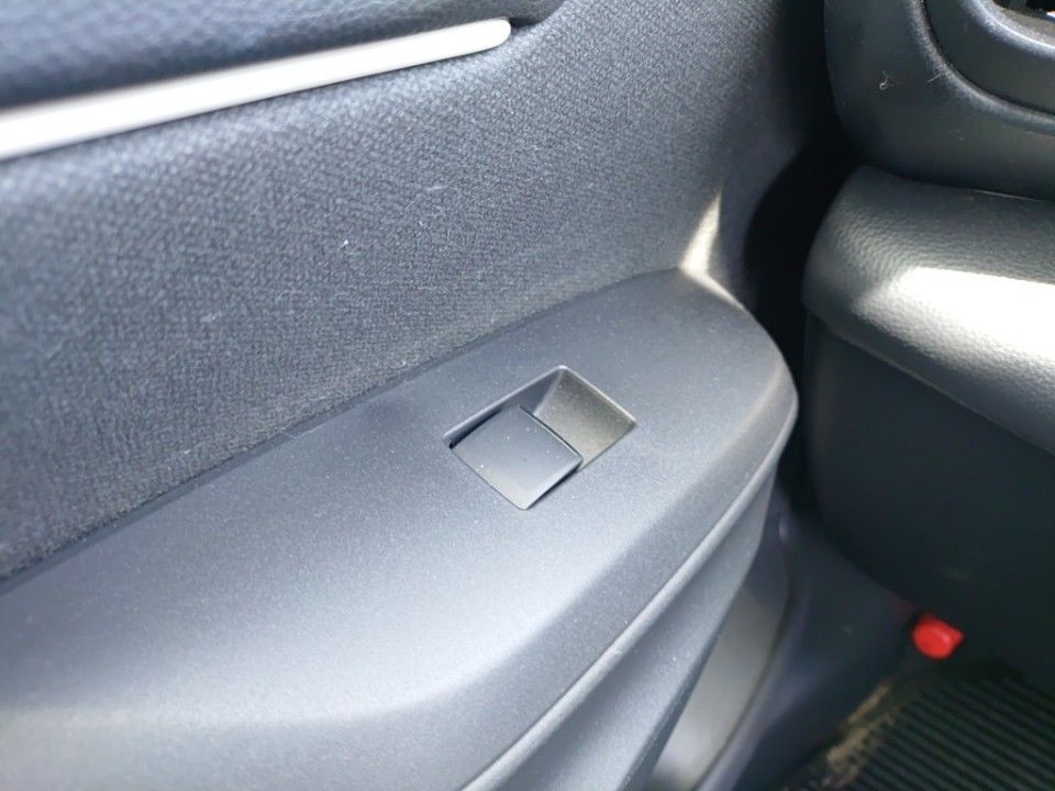 2021 Toyota Yaris auction photo 13