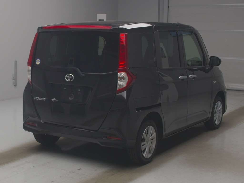 2021 Toyota Roomy X 4WD auction photo 2