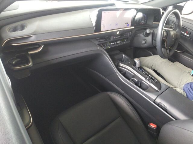 2024 Toyota Crown Crossover G Advanced Leather P 4WD auction photo 3