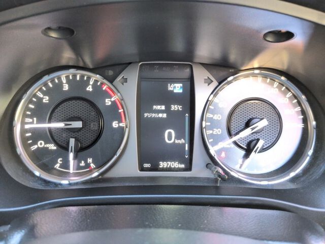 2022 Toyota Hilux Z 4WD auction photo 3