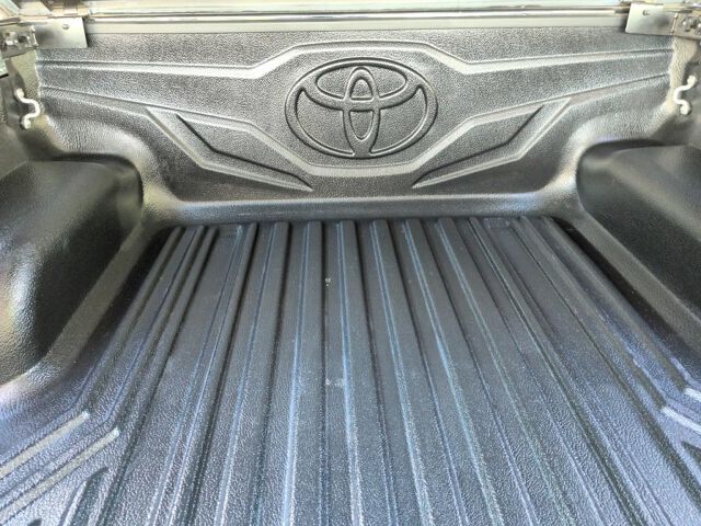 2022 Toyota Hilux Z 4WD auction photo 6