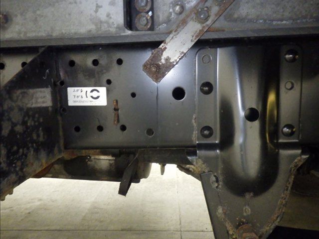 2021 Isuzu Elf Refrigerated and frozen trucks auction photo 5