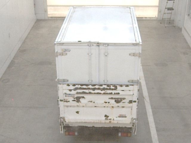 2021 Isuzu Elf Refrigerated and frozen trucks auction photo 3