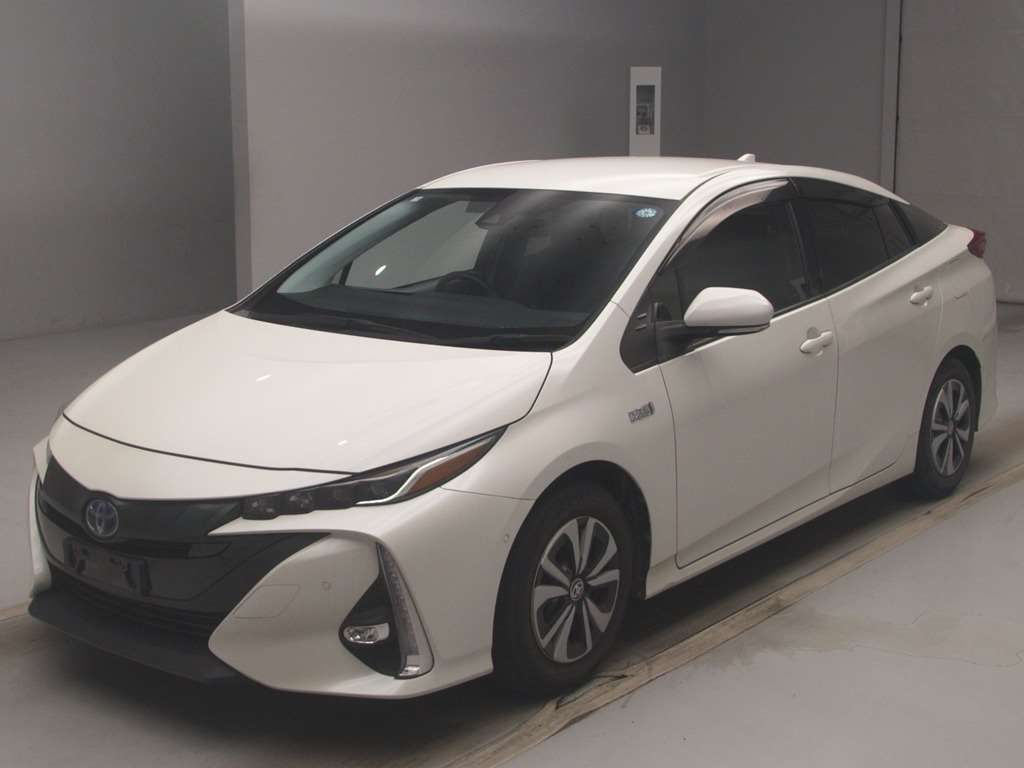 2019 Toyota Prius PHEV Sナビパッケージセーフティプラス Japan auction vehicle