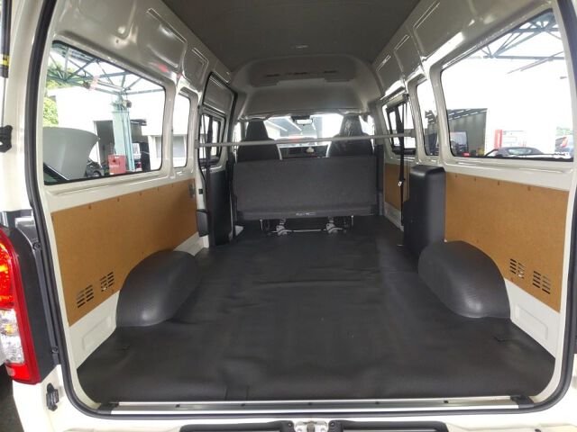 2025 Toyota Hiace スーパーL GLパケ 4WD auction photo 6