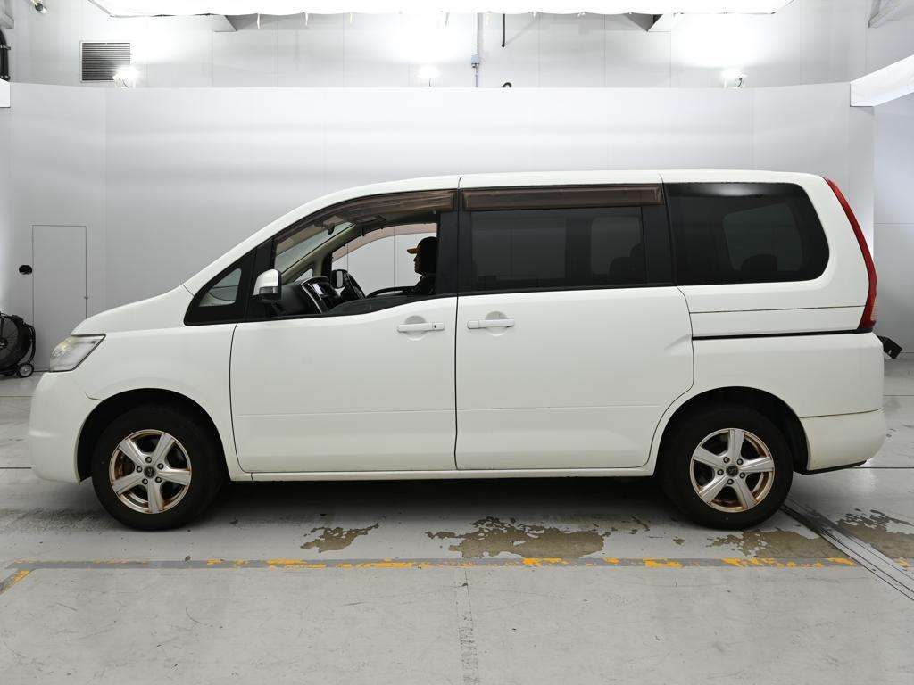 2010 Nissan Serena 20S Vセレクション 4WD auction photo 4