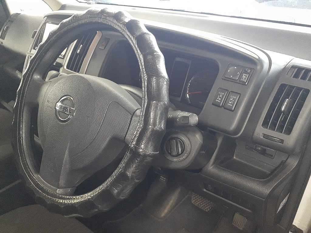 2010 Nissan Serena 20S Vセレクション 4WD auction photo 9