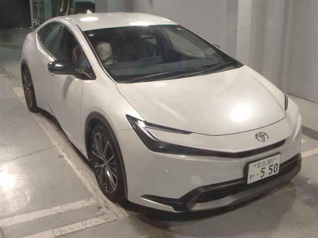 Japan Auction Vehicles 11 2023 Toyota Prius G auction photo