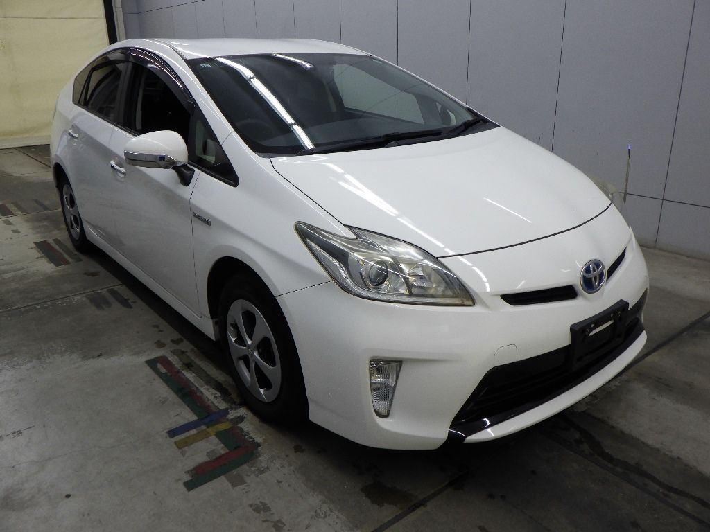 Japan Auction Vehicles 11 2015 Toyota Prius S auction photo