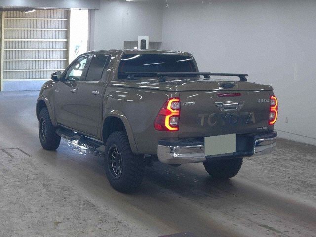 2023 Toyota Hilux Z 4WD auction photo 2