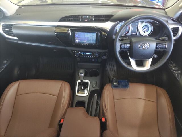 2023 Toyota Hilux Z 4WD auction photo 3
