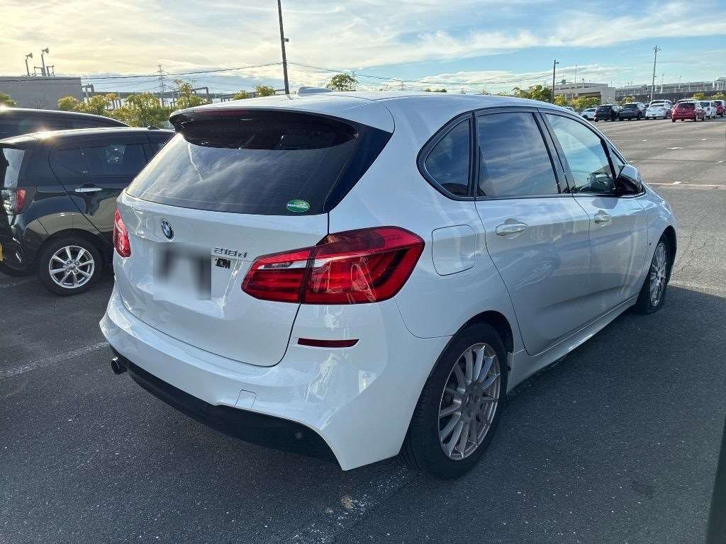 2017 BMW 2 Series 218d Active Tourer M Sport auction photo 2