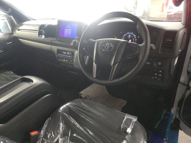 2026 Toyota Hiace LスーパーGLダーク2 4WD auction photo 3