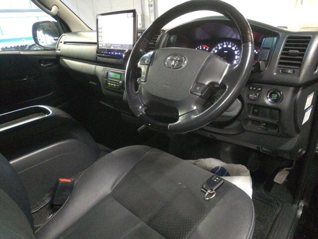 2018 Toyota Hiace Long Super GL 4WD auction photo 3
