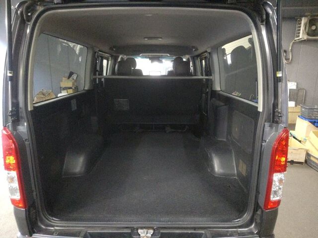 2018 Toyota Hiace Long Super GL 4WD auction photo 6