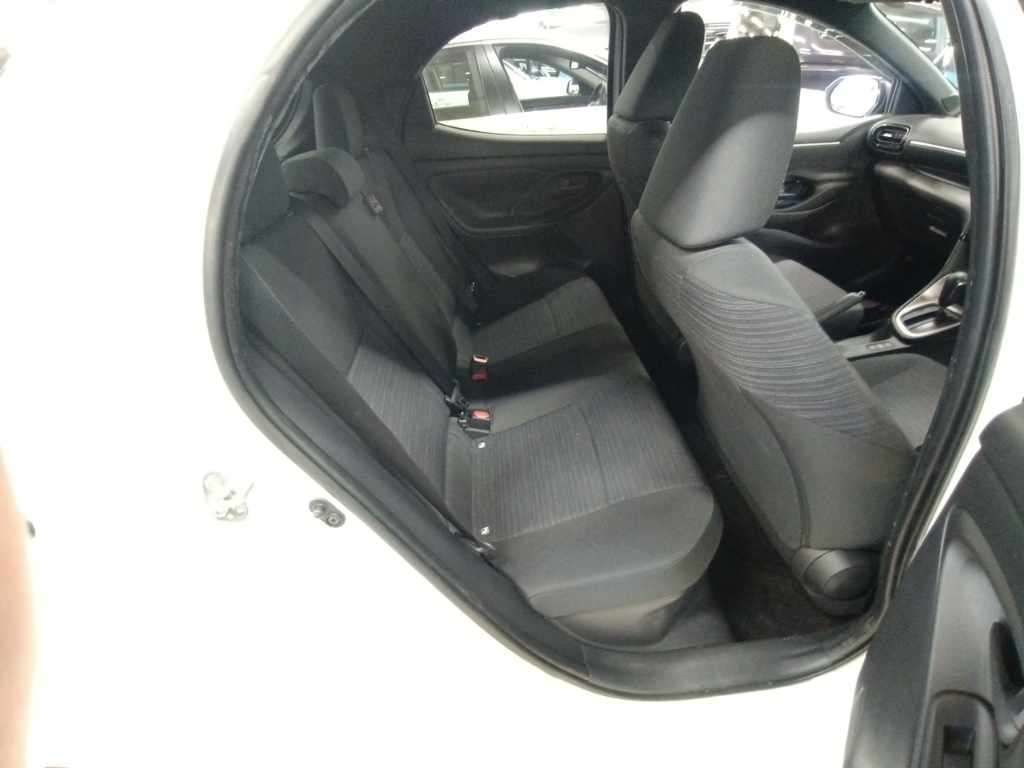 2022 Toyota Yaris ハイブリッドZ auction photo 12