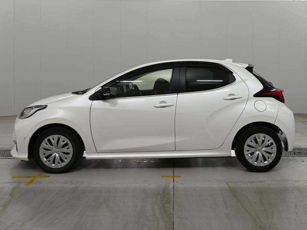 2022 Toyota Yaris ハイブリッドZ auction photo 4