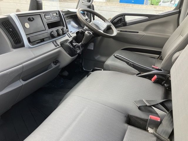 2019 Mitsubishi Fuso Canter dump auction photo 5