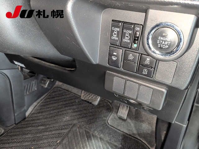2018 Toyota Tank 4WD カスタムG S auction photo 4