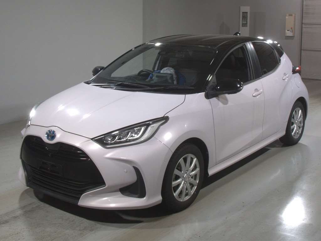 2020 Toyota Yaris ハイブリッドZ Japan auction vehicle