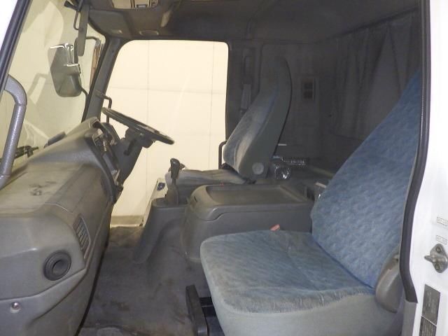 2000 Mitsubishi Fuso Fighter With crane auction photo 8