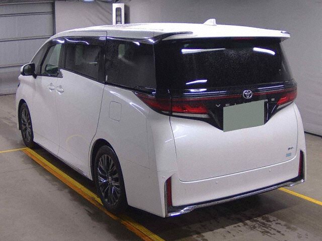 2025 Toyota Vellfire Z Premier auction photo 2