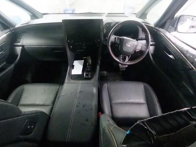 2025 Toyota Vellfire Z Premier auction photo 3